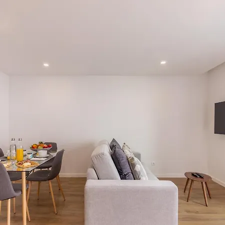 Pdl Apartment *